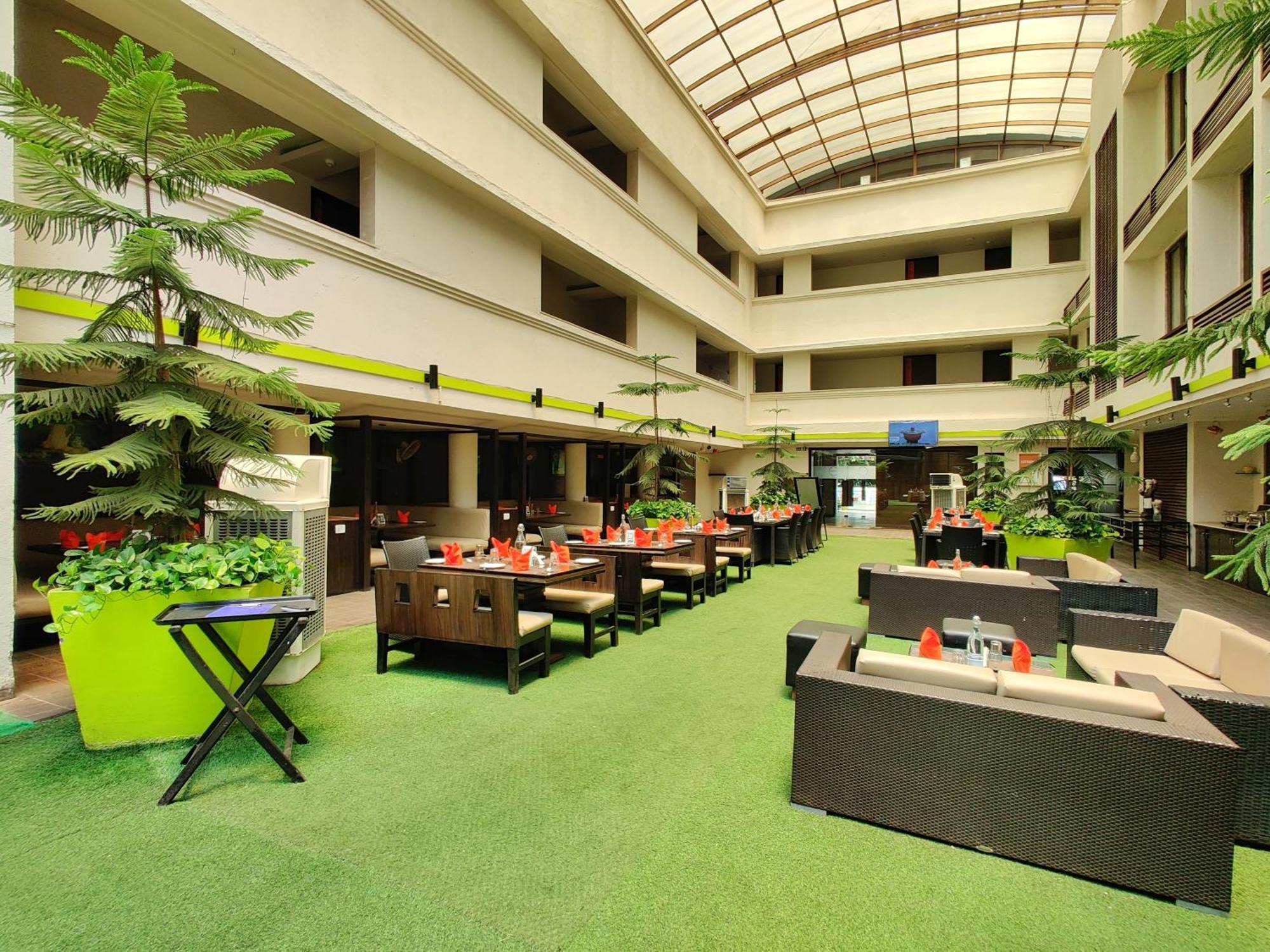 Citrus Hotel Lonavala Ngoại thất bức ảnh