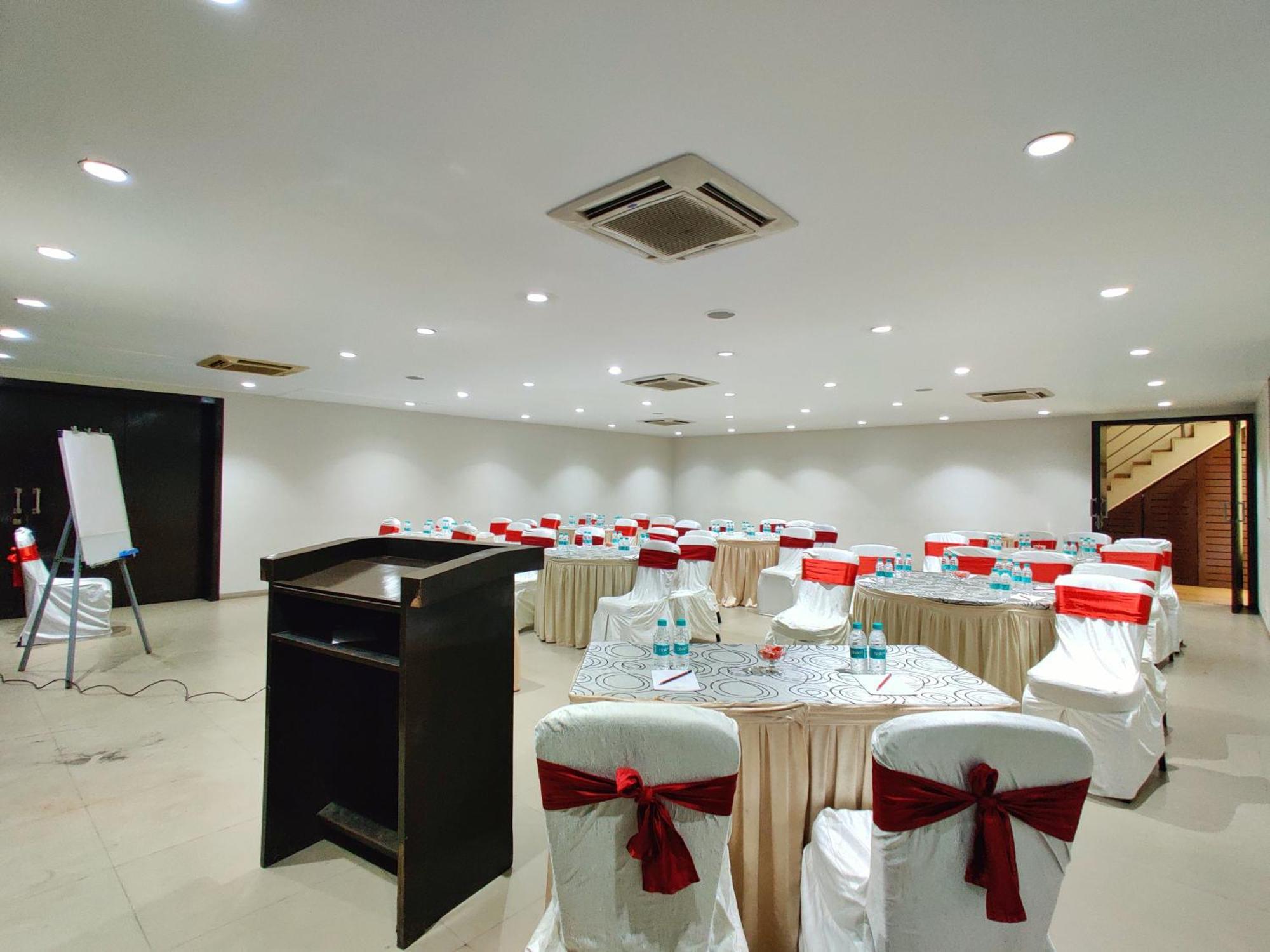 Citrus Hotel Lonavala Ngoại thất bức ảnh