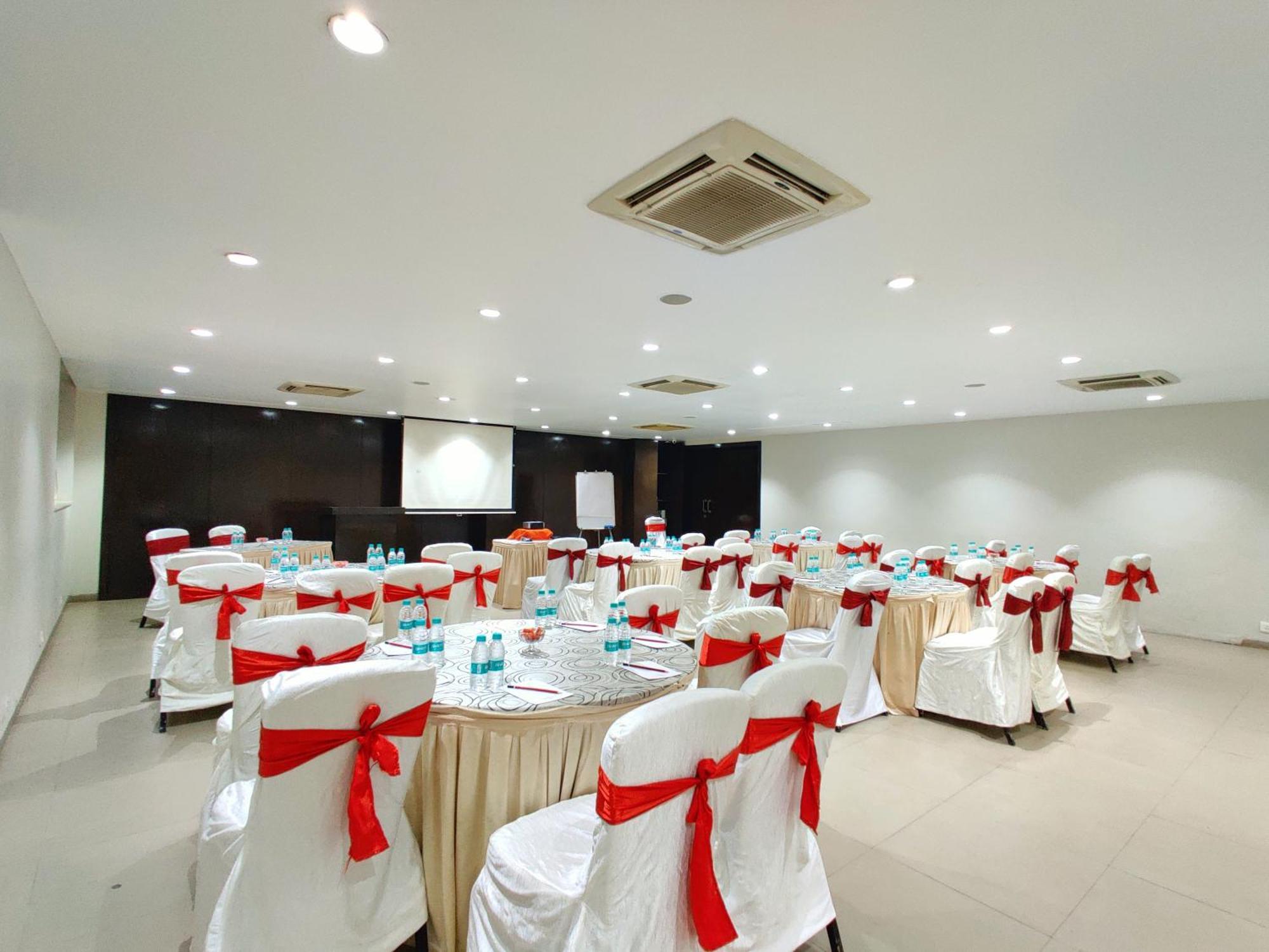 Citrus Hotel Lonavala Ngoại thất bức ảnh